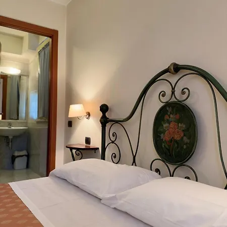 Hotel Valle Del Subasio 3*